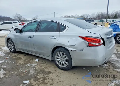 2015 Nissan Altima 2.5 z USA, uszkodzony, nr VIN 1N4AL3AP8FC272169